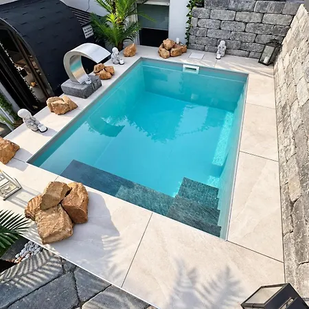 Buddha Lounge 40 - Private Pool & Sauna Retreat Kassel