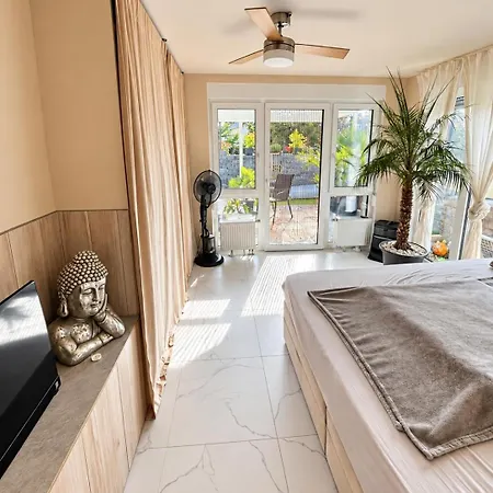Apartamento Buddha Lounge 40 - Private Pool & Sauna Retreat
