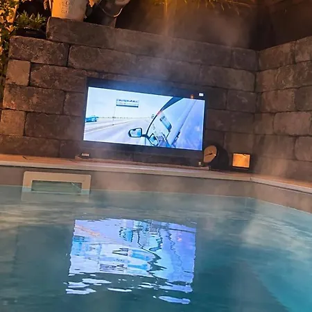 Apartamento Buddha Lounge 40 - Private Pool & Sauna Retreat