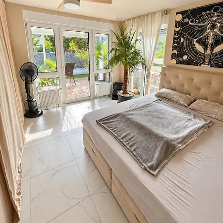 Apartamento Buddha Lounge 40 - Private Pool & Sauna Retreat *